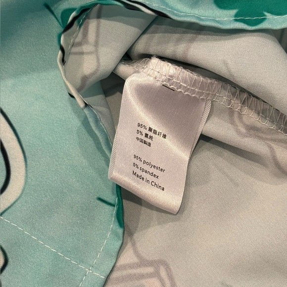 Catch the Waves Men's St. Patrick's Day Beer Button Down Shirt Size Medium - Picture 4 of 5